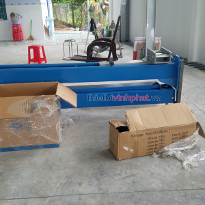 Cau-nang-o-to-2-tru-lion-auto-lift-LT-4000-345-5-thietbivinhphat.vn